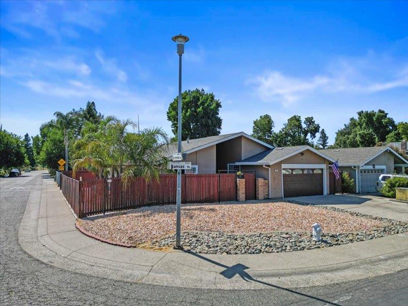 2640 Kansas Way, Sacramento, California 95827, 4 Bedrooms Bedrooms, ,2 BathroomsBathrooms,Residential,For Sale,2640 Kansas Way,ML82015714