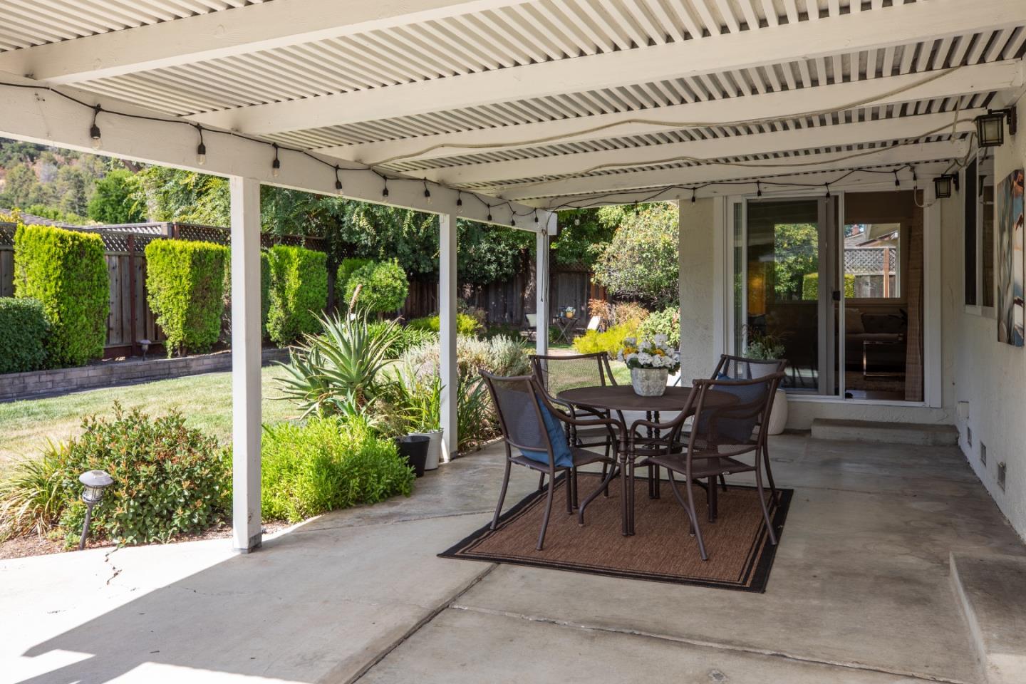 Detail Gallery Image 21 of 31 For 14470 Blossom Hill Rd, Los Gatos,  CA 95032 - 4 Beds | 2/1 Baths