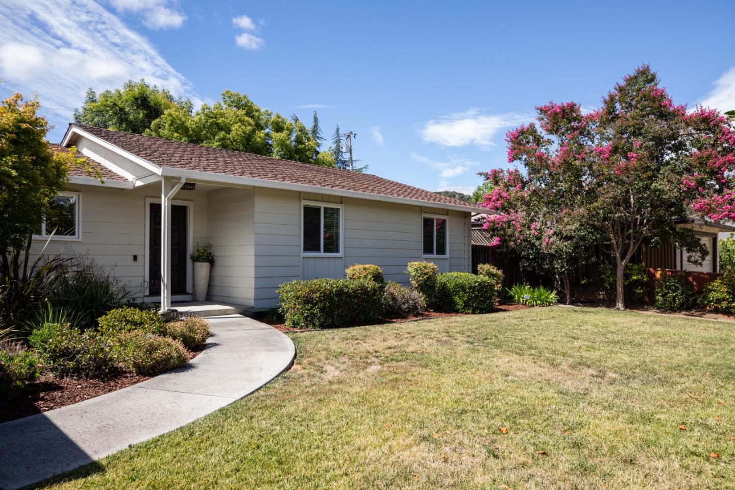 Detail Gallery Image 25 of 31 For 14470 Blossom Hill Rd, Los Gatos,  CA 95032 - 4 Beds | 2/1 Baths