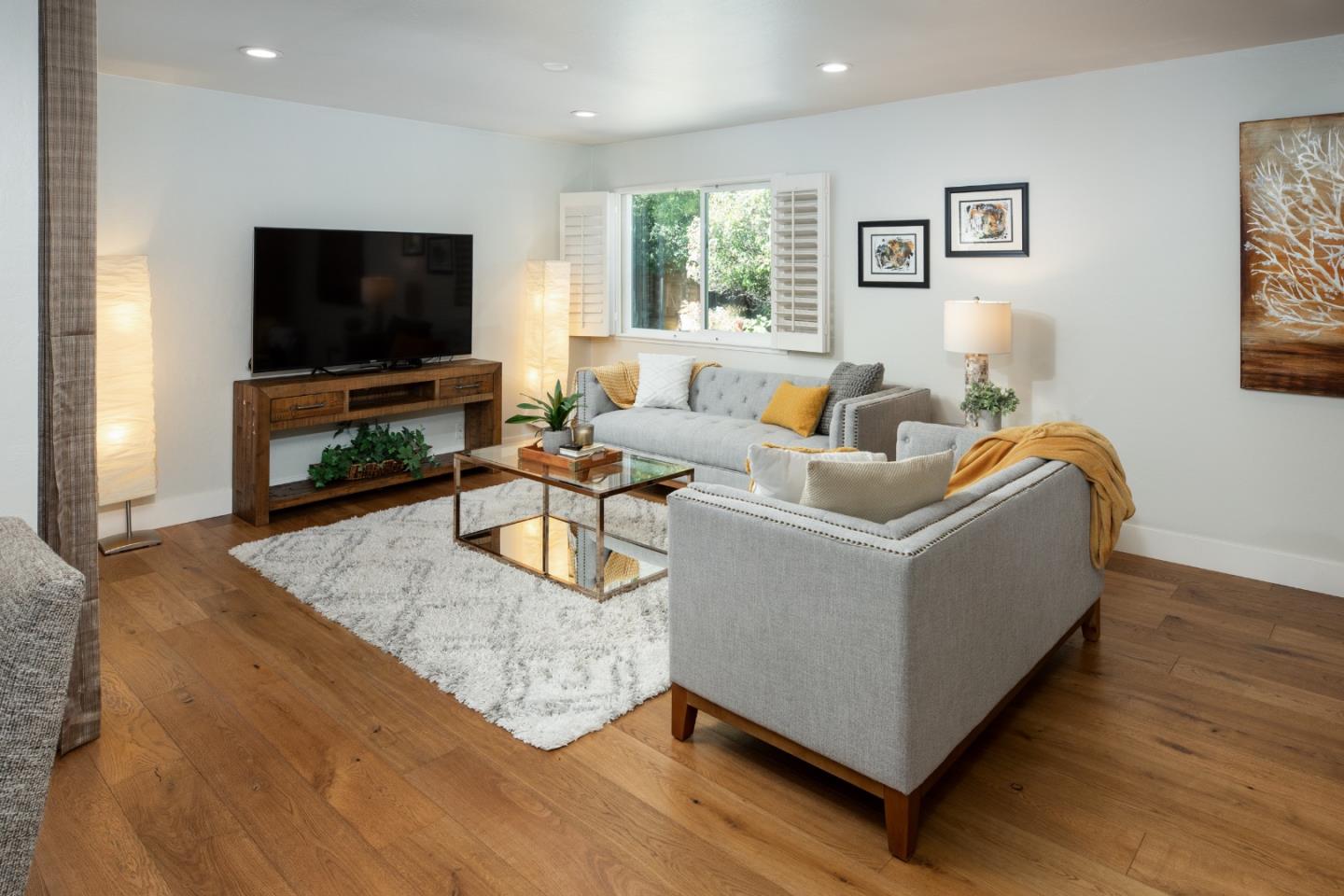 Detail Gallery Image 4 of 31 For 14470 Blossom Hill Rd, Los Gatos,  CA 95032 - 4 Beds | 2/1 Baths