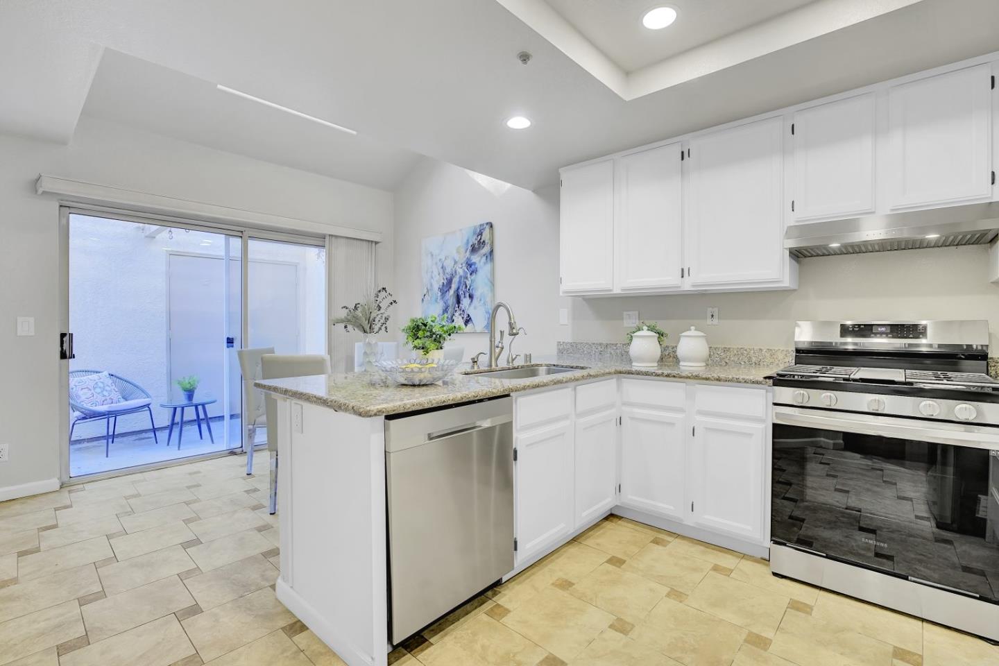 Detail Gallery Image 14 of 46 For 418 Galleria Dr #10,  San Jose,  CA 95134 - 3 Beds | 3 Baths