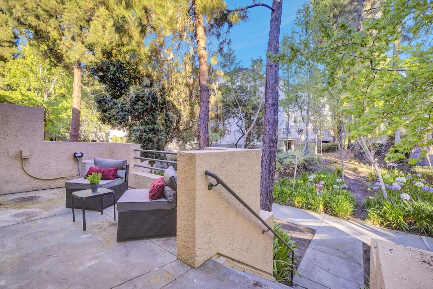 Detail Gallery Image 3 of 46 For 418 Galleria Dr #10,  San Jose,  CA 95134 - 3 Beds | 3 Baths
