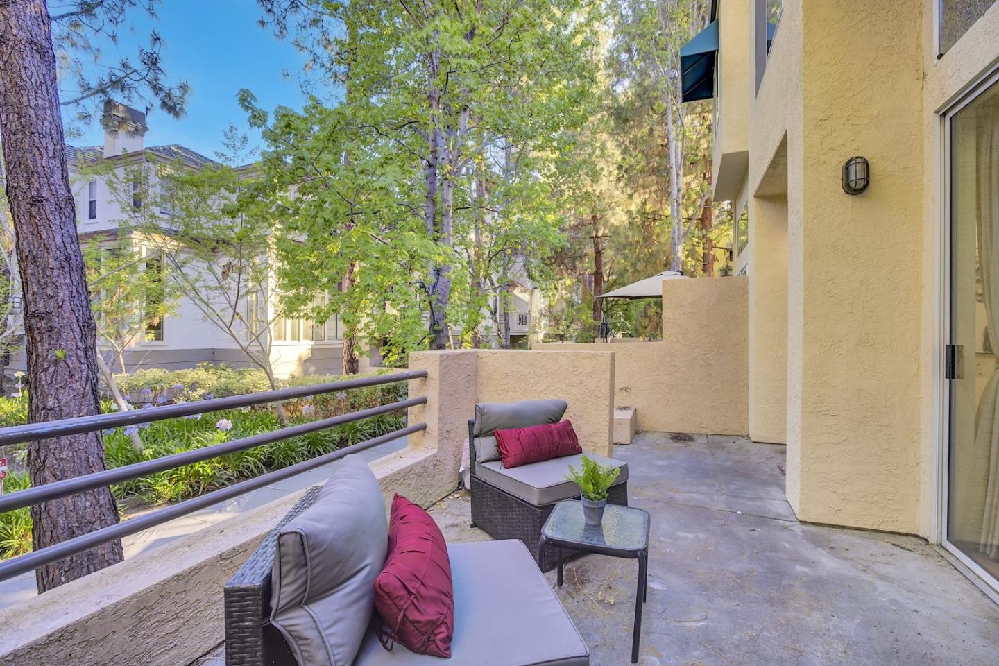 Detail Gallery Image 4 of 46 For 418 Galleria Dr #10,  San Jose,  CA 95134 - 3 Beds | 3 Baths