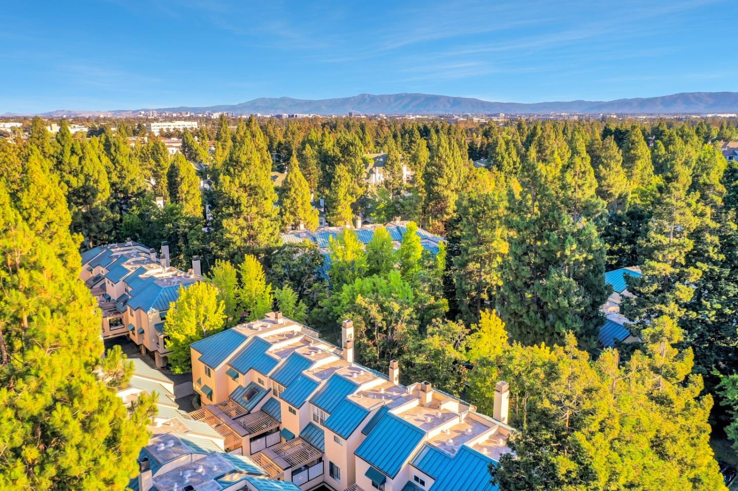 Detail Gallery Image 44 of 46 For 418 Galleria Dr #10,  San Jose,  CA 95134 - 3 Beds | 3 Baths