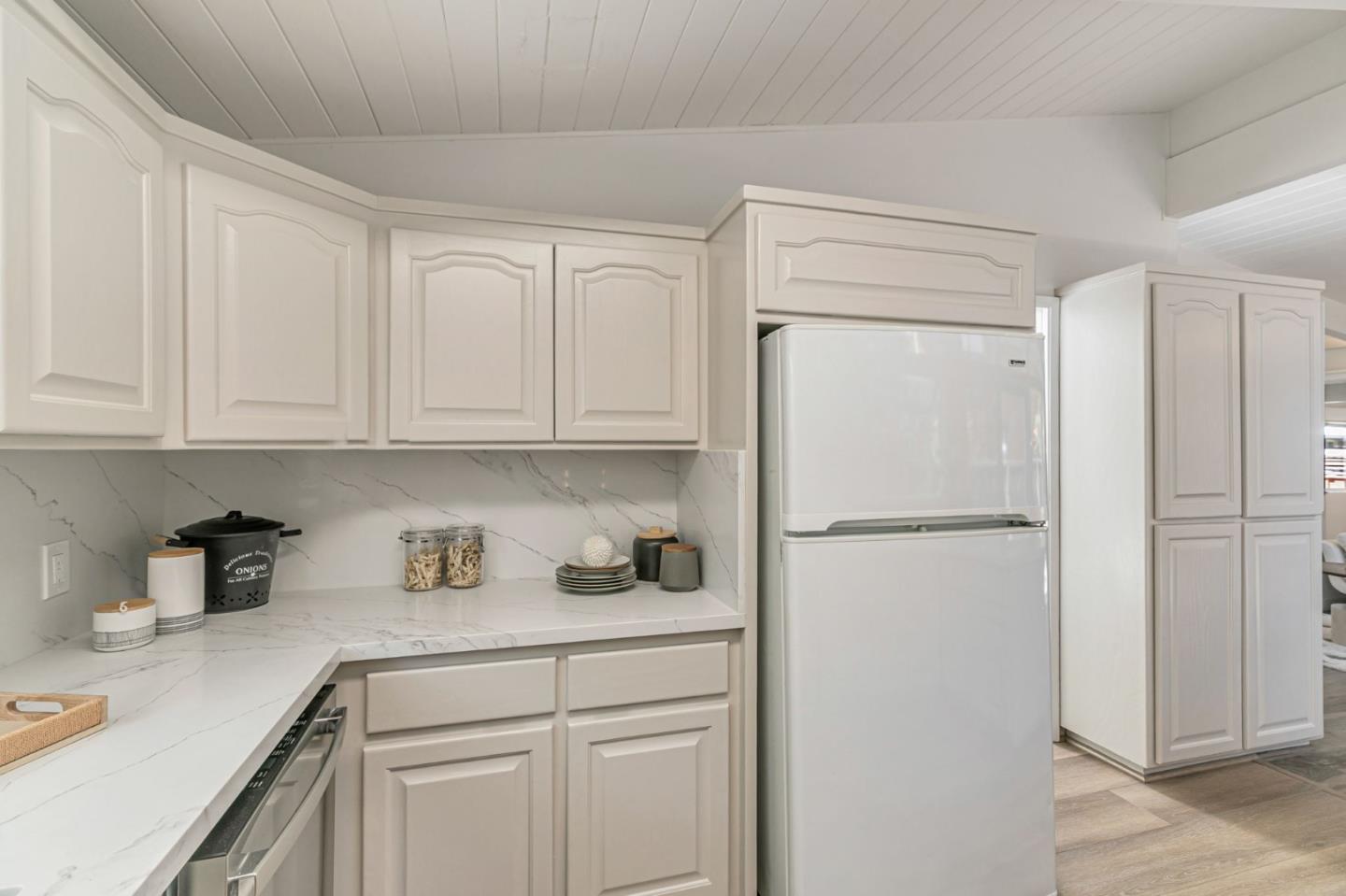 Detail Gallery Image 18 of 39 For 3845 Corina Way, Palo Alto,  CA 94303 - 3 Beds | 2 Baths