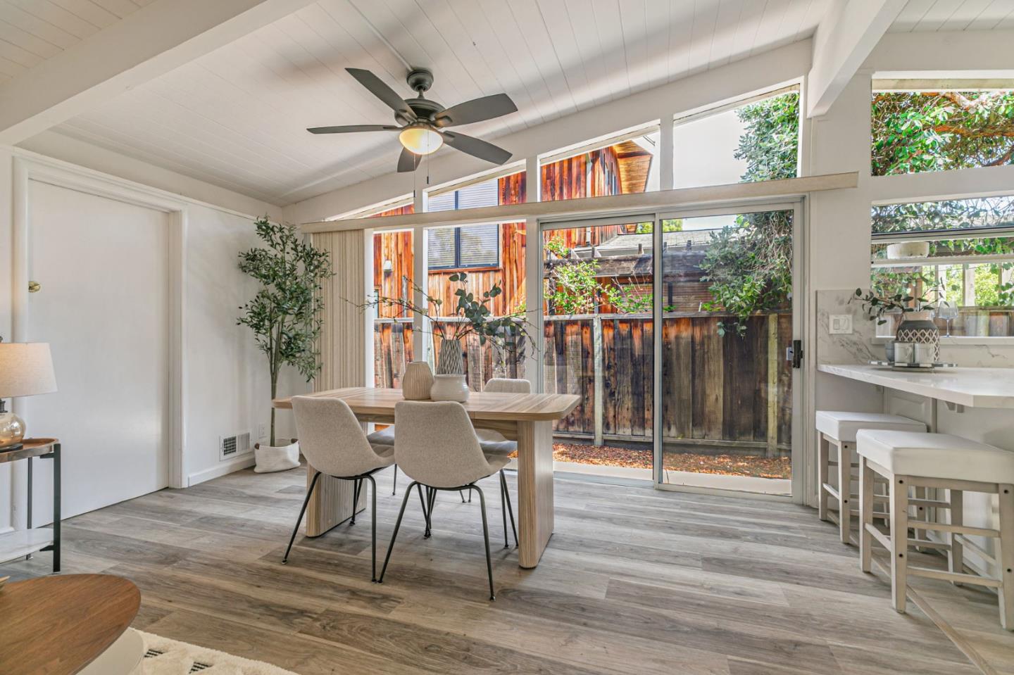 Detail Gallery Image 19 of 39 For 3845 Corina Way, Palo Alto,  CA 94303 - 3 Beds | 2 Baths