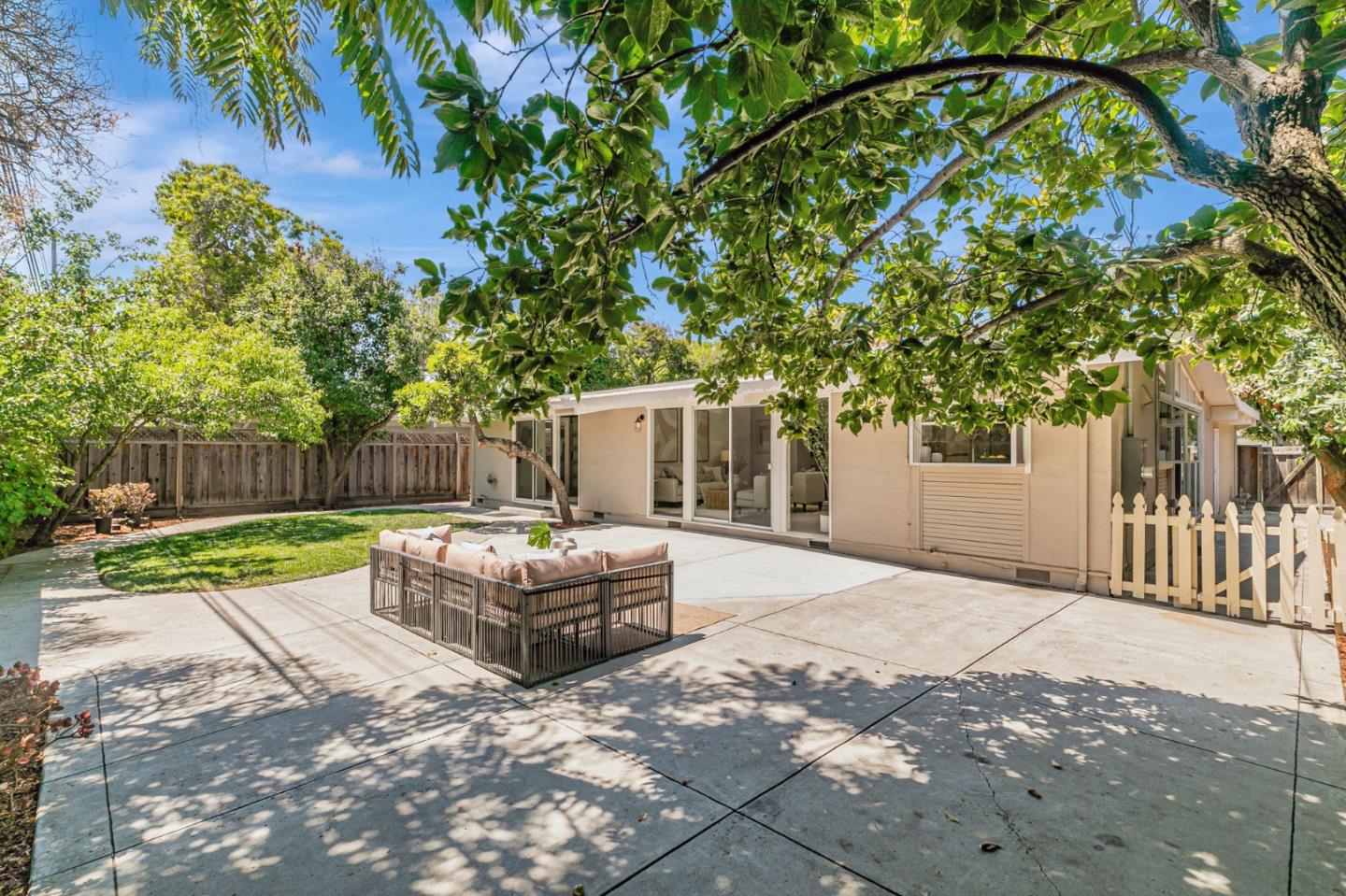 Detail Gallery Image 36 of 39 For 3845 Corina Way, Palo Alto,  CA 94303 - 3 Beds | 2 Baths