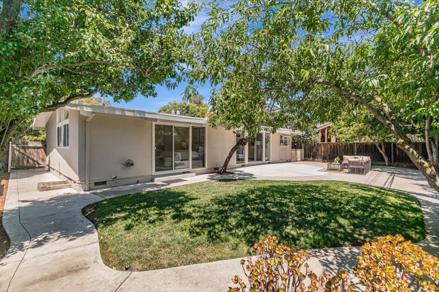 Detail Gallery Image 38 of 39 For 3845 Corina Way, Palo Alto,  CA 94303 - 3 Beds | 2 Baths