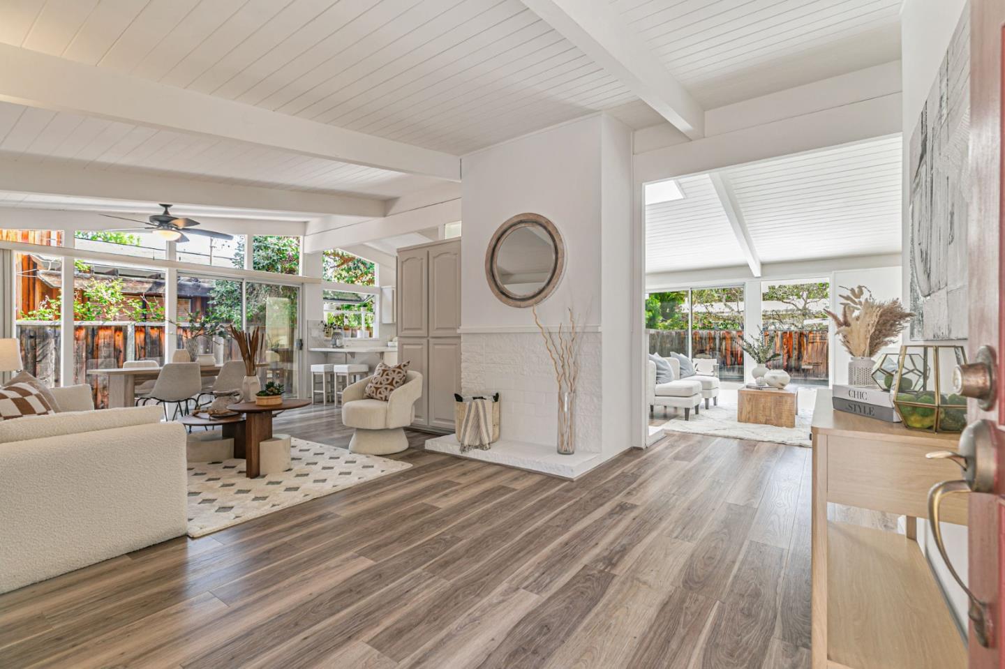 Detail Gallery Image 7 of 39 For 3845 Corina Way, Palo Alto,  CA 94303 - 3 Beds | 2 Baths