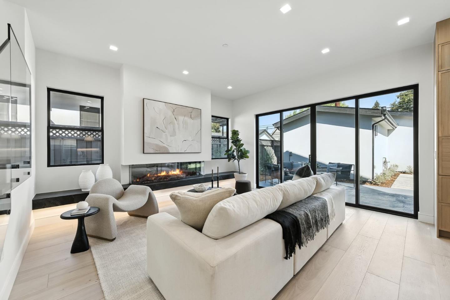 Detail Gallery Image 10 of 49 For 125 15th Ave, San Mateo,  CA 94402 - 5 Beds | 4 Baths