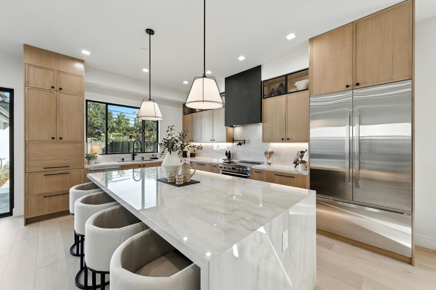 Detail Gallery Image 2 of 49 For 125 15th Ave, San Mateo,  CA 94402 - 5 Beds | 4 Baths