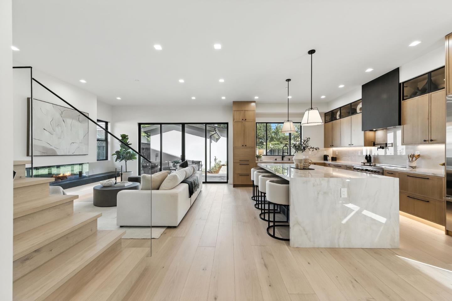 Detail Gallery Image 8 of 49 For 125 15th Ave, San Mateo,  CA 94402 - 5 Beds | 4 Baths