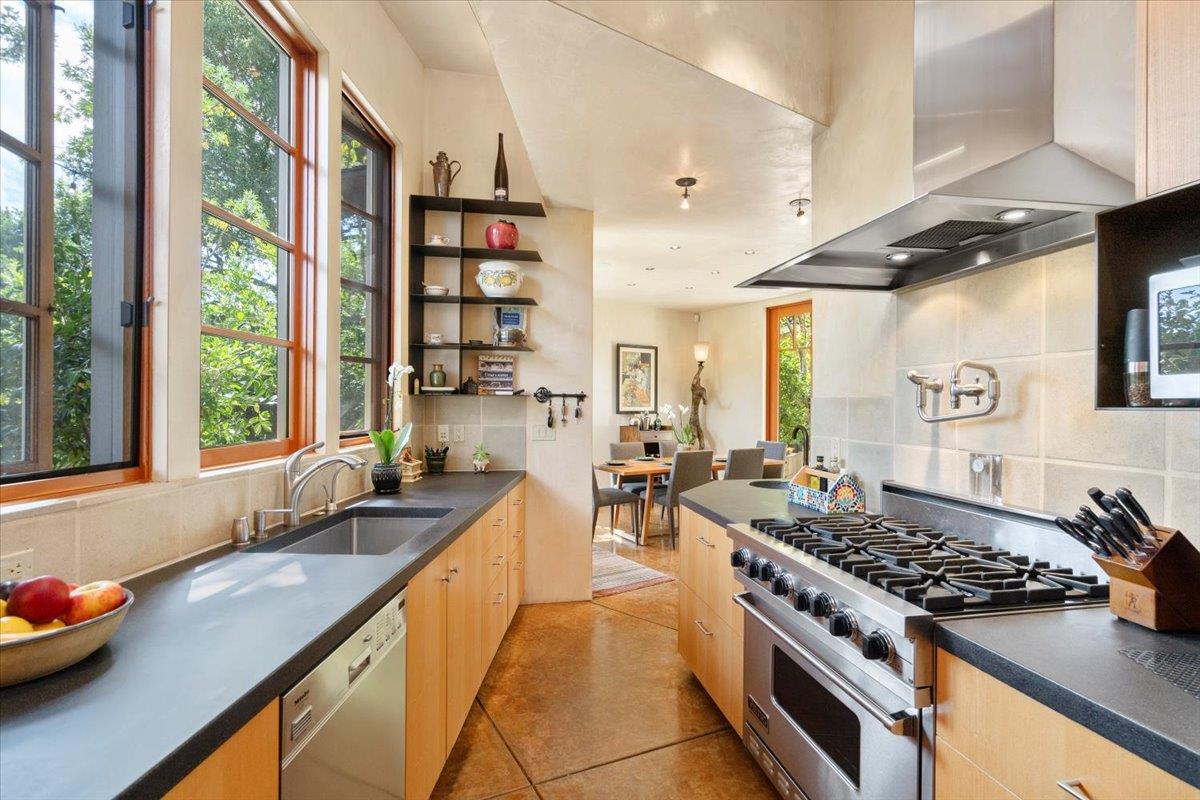 Detail Gallery Image 14 of 45 For 705 University Ave, Los Altos,  CA 94022 - 3 Beds | 3/1 Baths