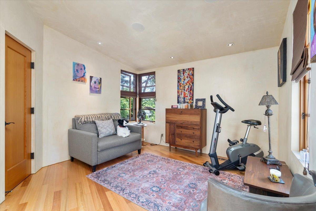 Detail Gallery Image 22 of 45 For 705 University Ave, Los Altos,  CA 94022 - 3 Beds | 3/1 Baths