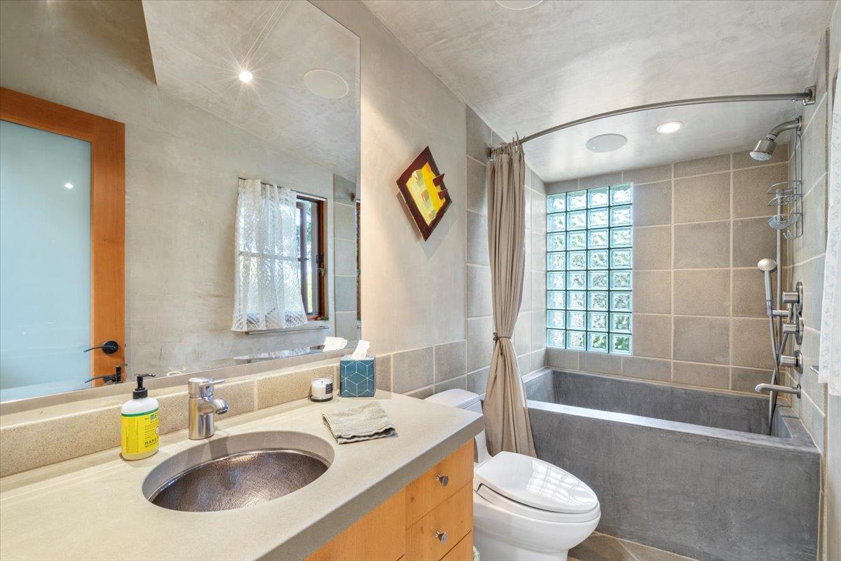 Detail Gallery Image 23 of 45 For 705 University Ave, Los Altos,  CA 94022 - 3 Beds | 3/1 Baths