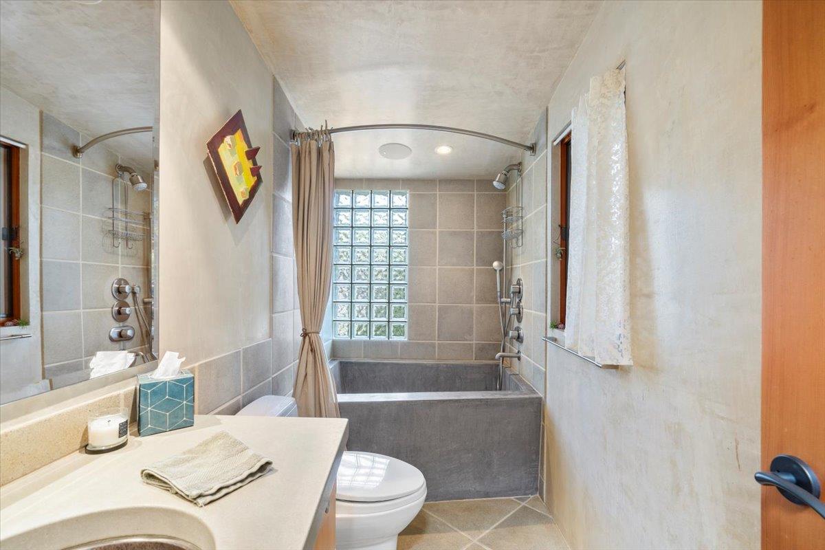 Detail Gallery Image 24 of 45 For 705 University Ave, Los Altos,  CA 94022 - 3 Beds | 3/1 Baths