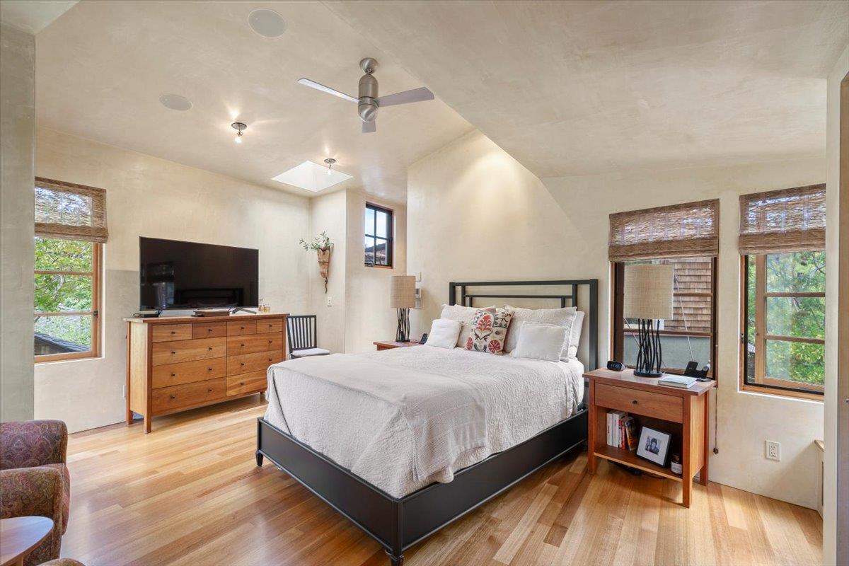 Detail Gallery Image 28 of 45 For 705 University Ave, Los Altos,  CA 94022 - 3 Beds | 3/1 Baths