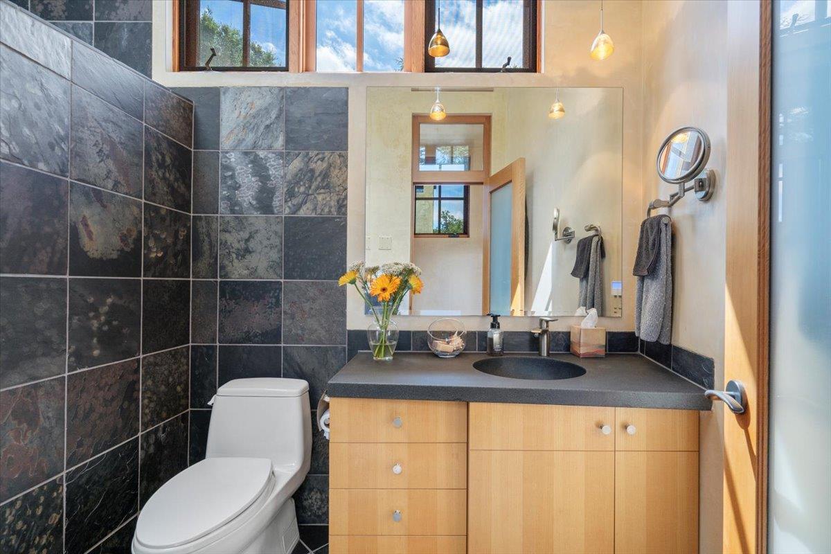 Detail Gallery Image 31 of 45 For 705 University Ave, Los Altos,  CA 94022 - 3 Beds | 3/1 Baths