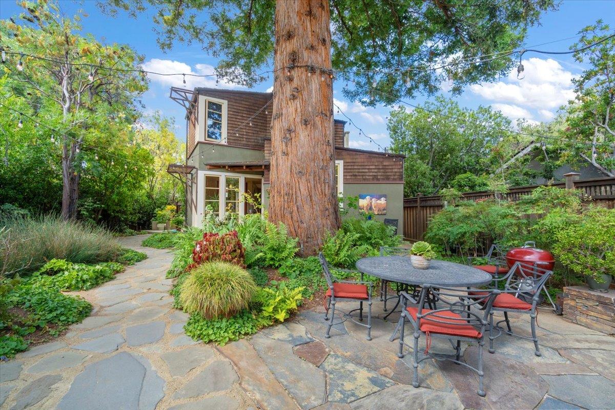 Detail Gallery Image 38 of 45 For 705 University Ave, Los Altos,  CA 94022 - 3 Beds | 3/1 Baths