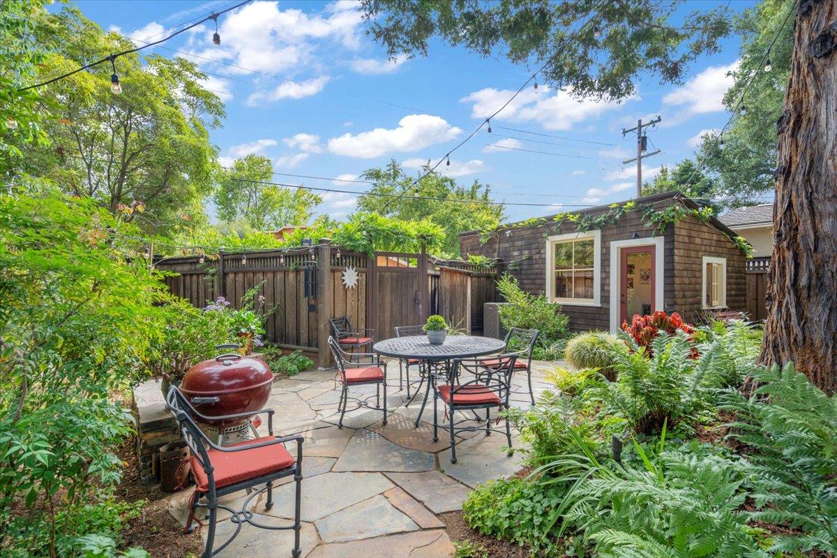Detail Gallery Image 42 of 45 For 705 University Ave, Los Altos,  CA 94022 - 3 Beds | 3/1 Baths