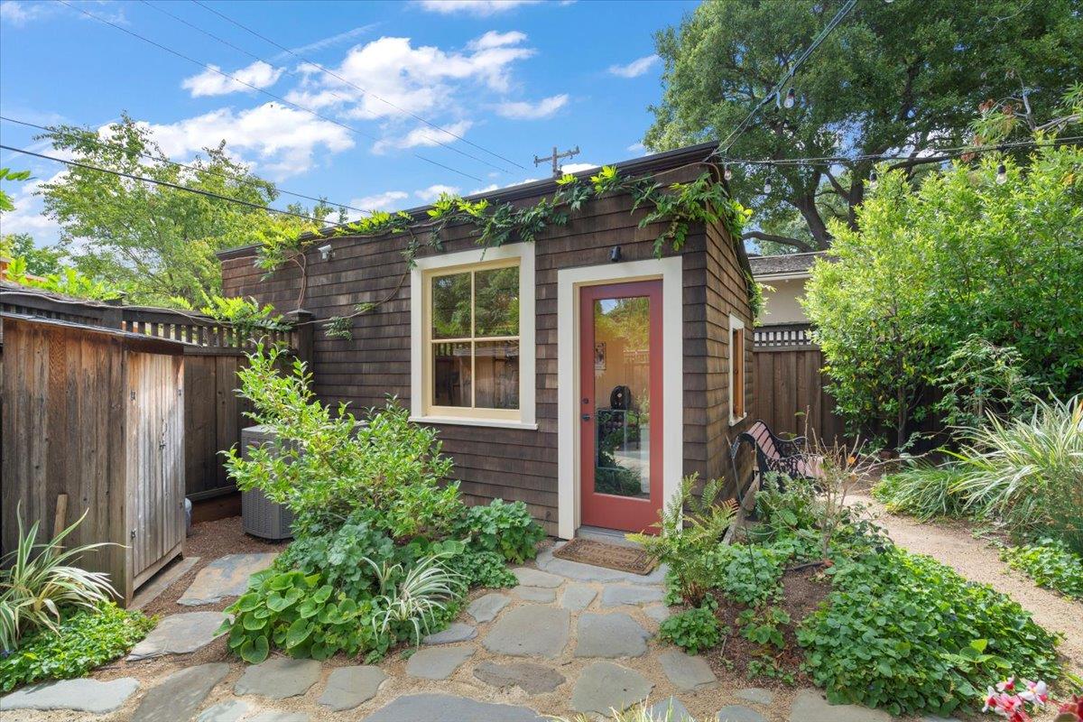Detail Gallery Image 43 of 45 For 705 University Ave, Los Altos,  CA 94022 - 3 Beds | 3/1 Baths
