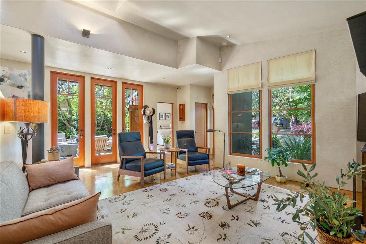 Detail Gallery Image 7 of 45 For 705 University Ave, Los Altos,  CA 94022 - 3 Beds | 3/1 Baths