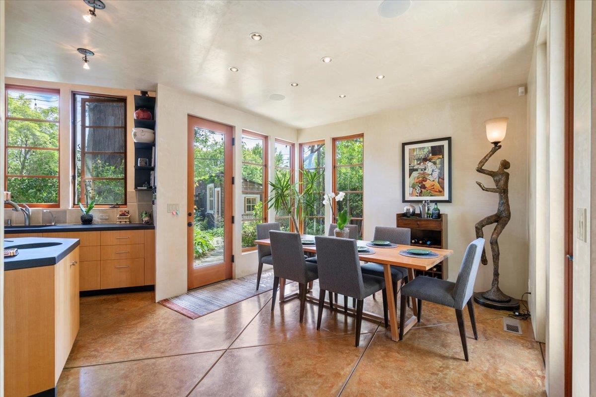 Detail Gallery Image 9 of 45 For 705 University Ave, Los Altos,  CA 94022 - 3 Beds | 3/1 Baths