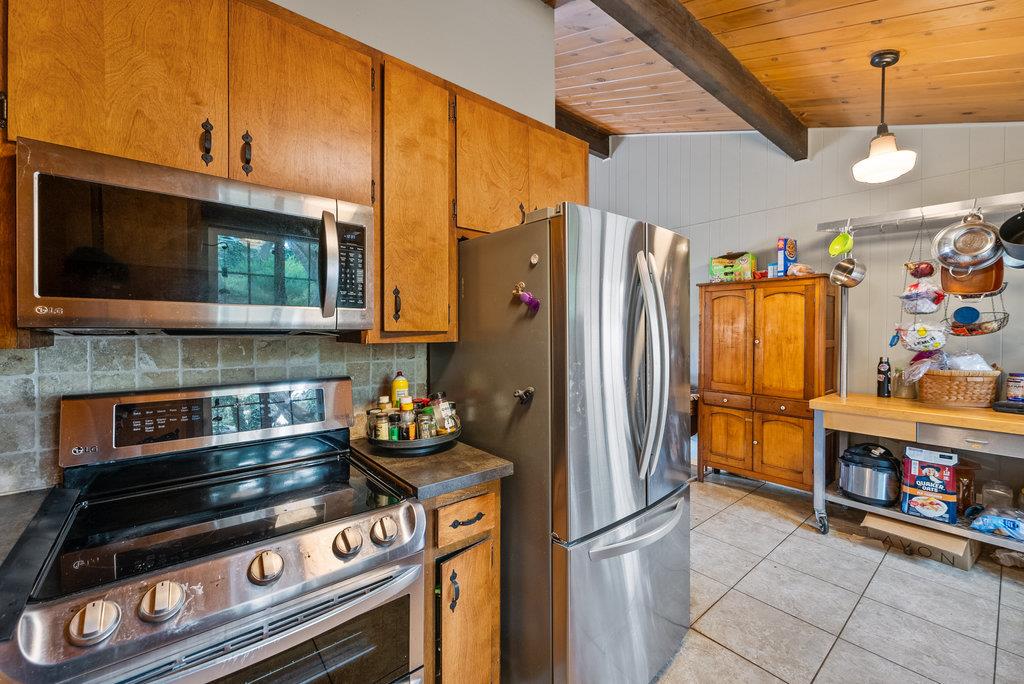 Detail Gallery Image 11 of 29 For 37 Vista Dr, Salinas,  CA 93907 - 3 Beds | 2 Baths