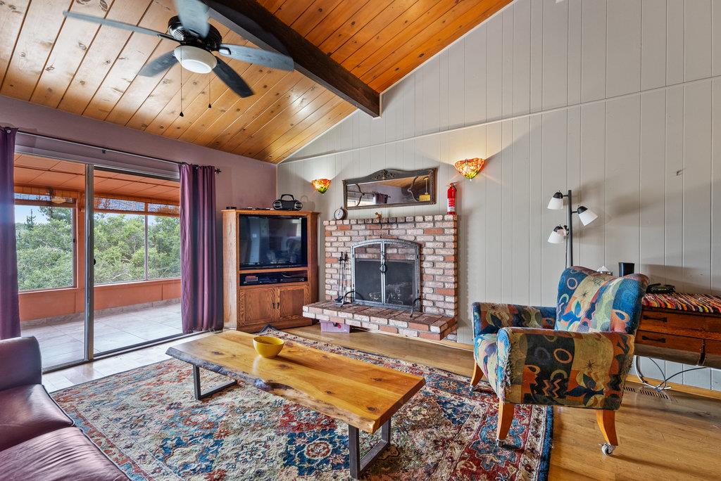 Detail Gallery Image 8 of 29 For 37 Vista Dr, Salinas,  CA 93907 - 3 Beds | 2 Baths