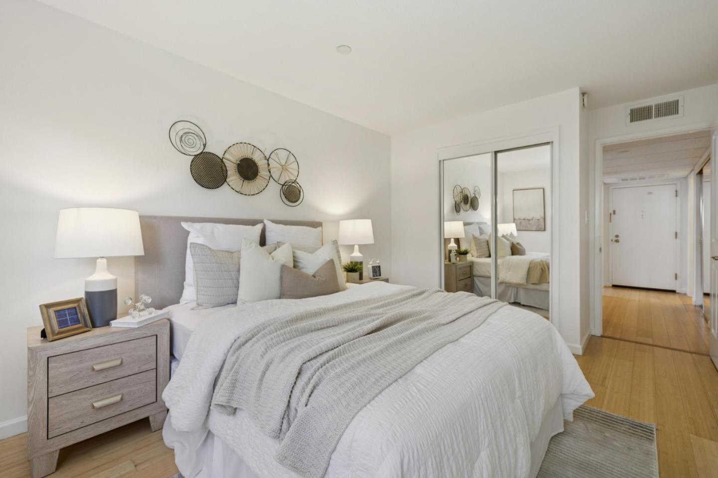 Detail Gallery Image 18 of 24 For 226 W Edith Ave #13,  Los Altos,  CA 94022 - 2 Beds | 1/1 Baths