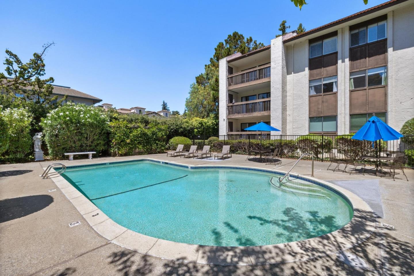 Detail Gallery Image 23 of 24 For 226 W Edith Ave #13,  Los Altos,  CA 94022 - 2 Beds | 1/1 Baths