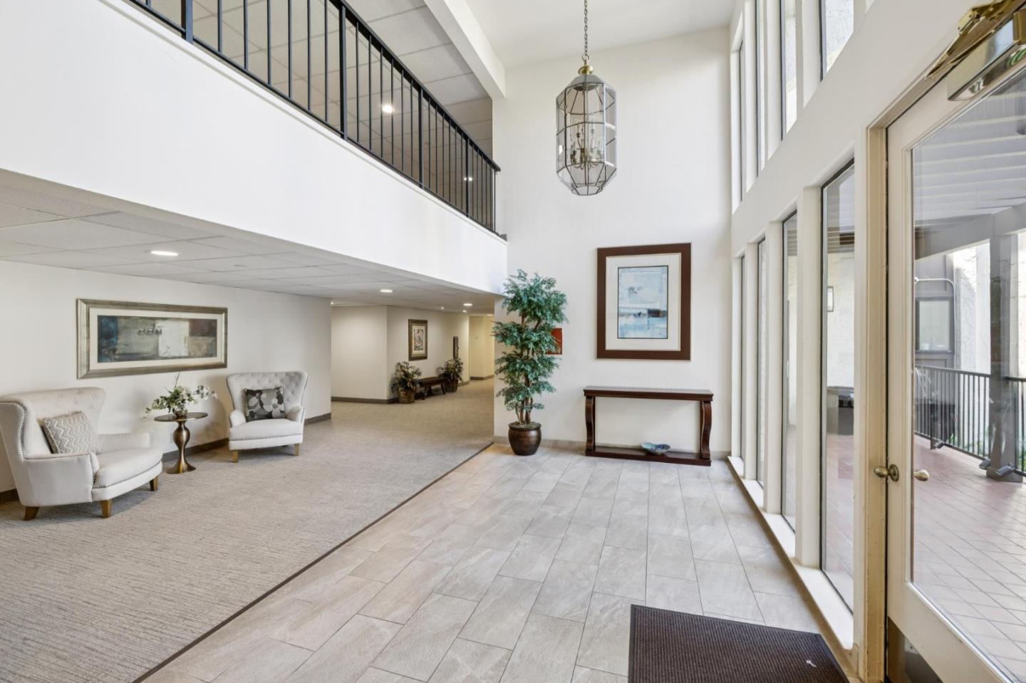 Detail Gallery Image 4 of 24 For 226 W Edith Ave #13,  Los Altos,  CA 94022 - 2 Beds | 1/1 Baths