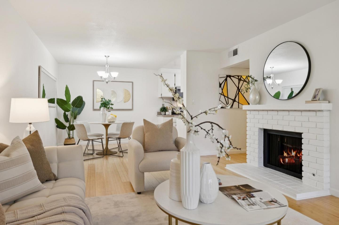 Detail Gallery Image 8 of 24 For 226 W Edith Ave #13,  Los Altos,  CA 94022 - 2 Beds | 1/1 Baths