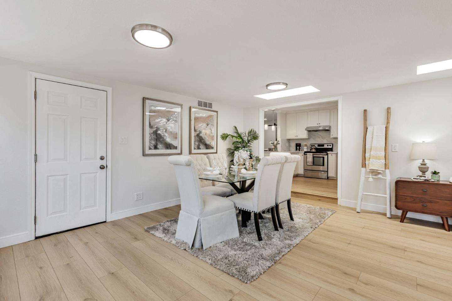 Detail Gallery Image 17 of 39 For 402 S Mary Ave, Sunnyvale,  CA 94086 - 3 Beds | 1/1 Baths