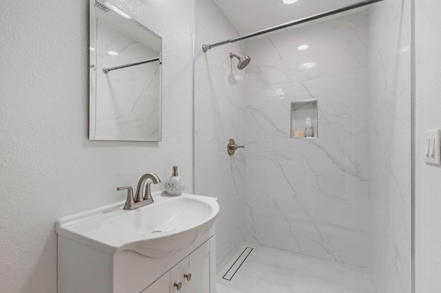 Detail Gallery Image 33 of 39 For 402 S Mary Ave, Sunnyvale,  CA 94086 - 3 Beds | 1/1 Baths