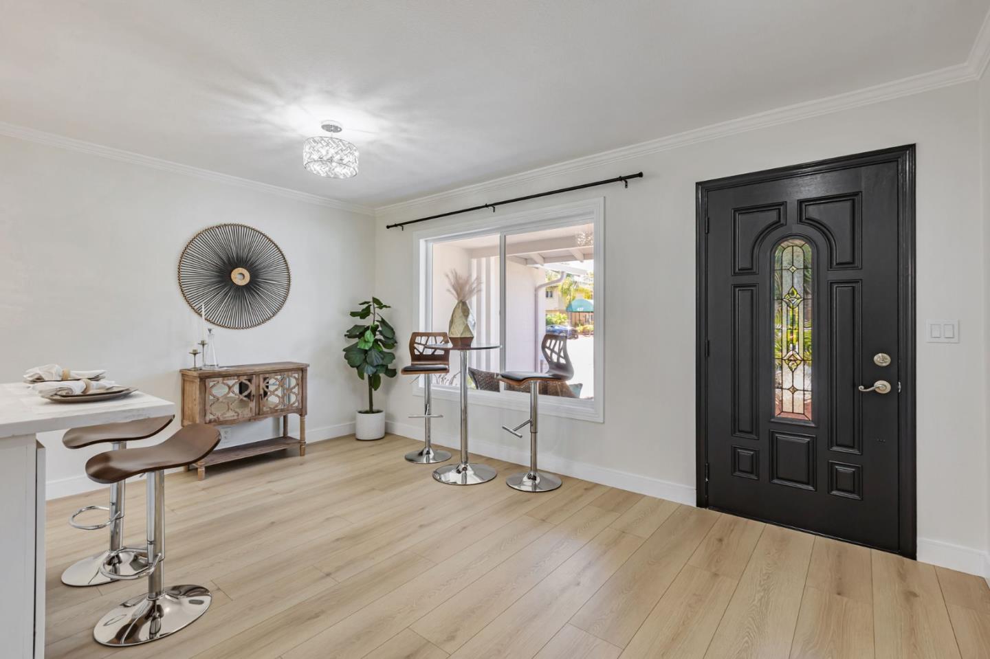 Detail Gallery Image 5 of 39 For 402 S Mary Ave, Sunnyvale,  CA 94086 - 3 Beds | 1/1 Baths