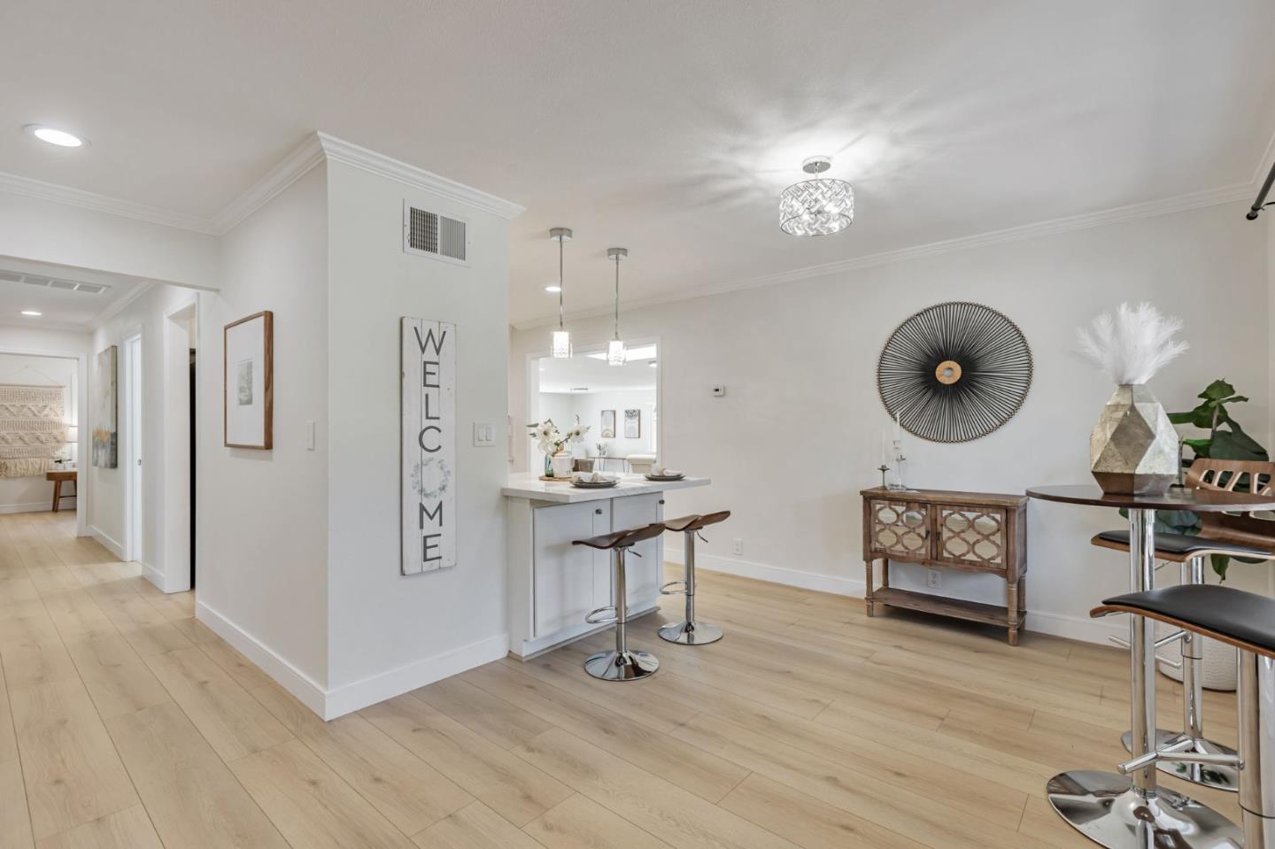 Detail Gallery Image 6 of 39 For 402 S Mary Ave, Sunnyvale,  CA 94086 - 3 Beds | 1/1 Baths
