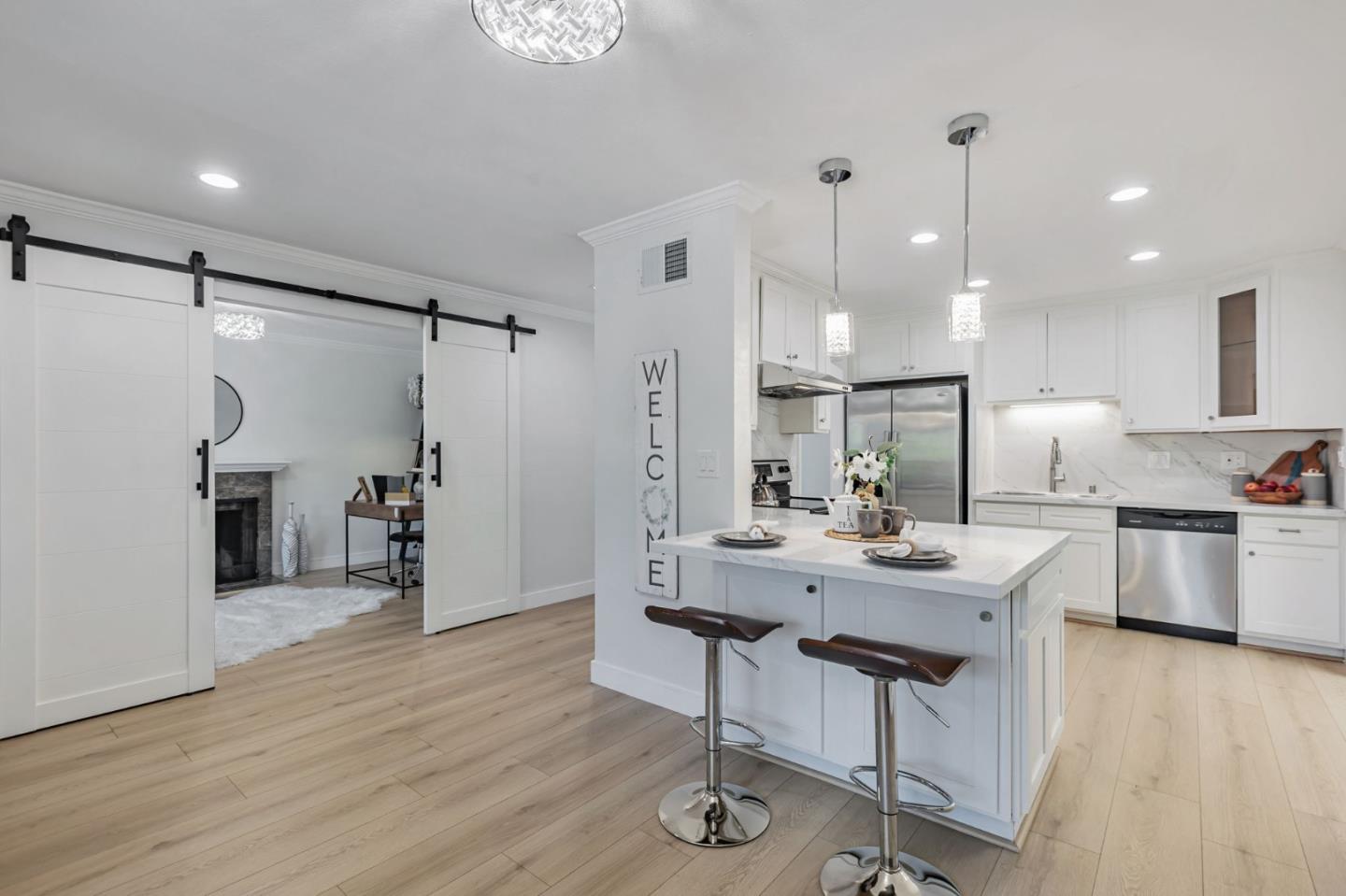 Detail Gallery Image 7 of 39 For 402 S Mary Ave, Sunnyvale,  CA 94086 - 3 Beds | 1/1 Baths
