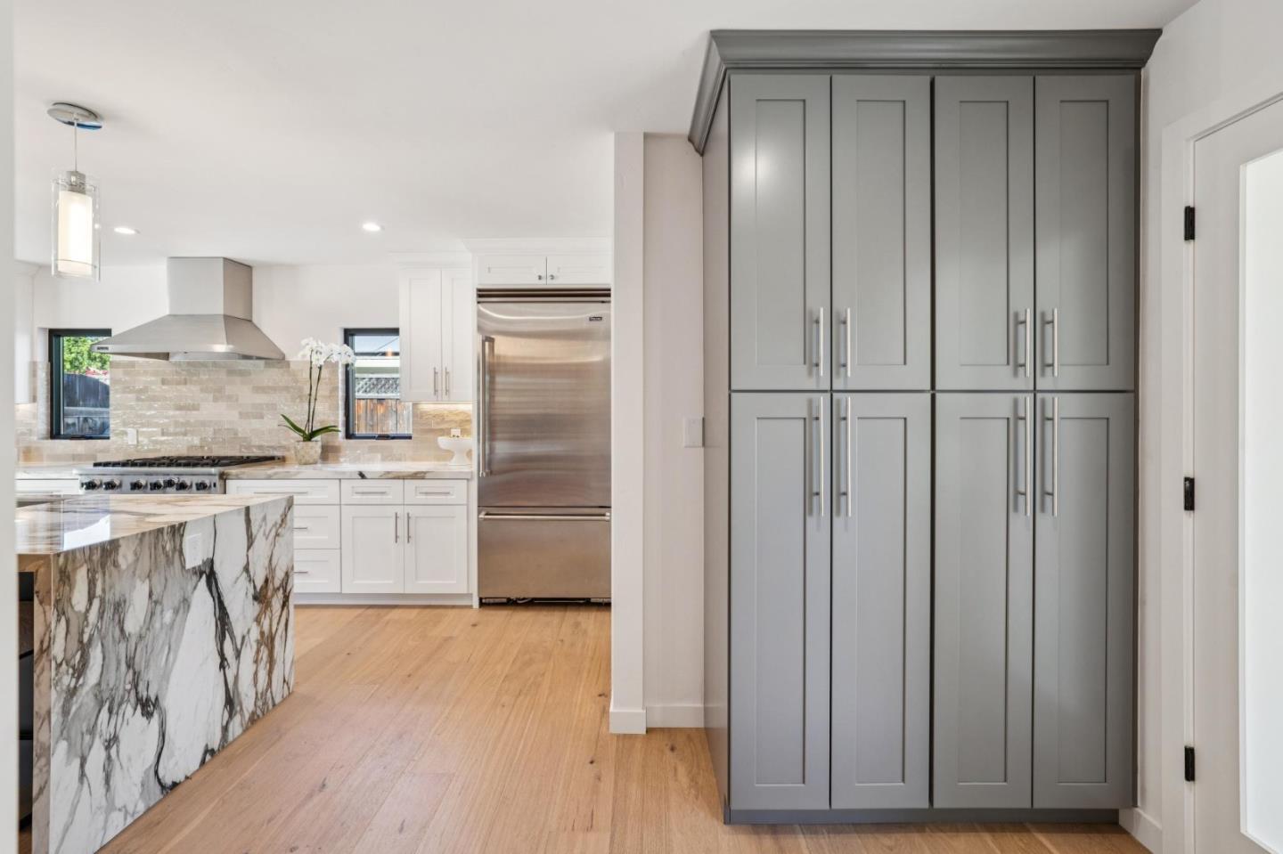 Detail Gallery Image 13 of 58 For 1671 Ben Roe Dr, Los Altos,  CA 94024 - 6 Beds | 4/1 Baths