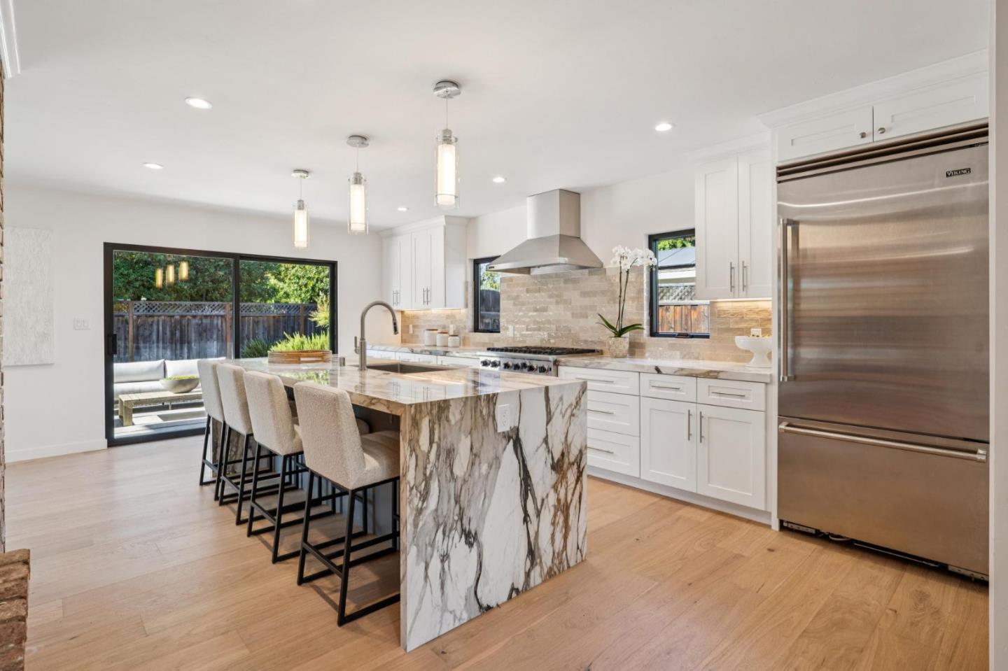 Detail Gallery Image 14 of 58 For 1671 Ben Roe Dr, Los Altos,  CA 94024 - 6 Beds | 4/1 Baths