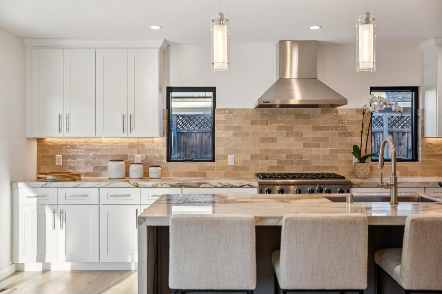 Detail Gallery Image 16 of 58 For 1671 Ben Roe Dr, Los Altos,  CA 94024 - 6 Beds | 4/1 Baths