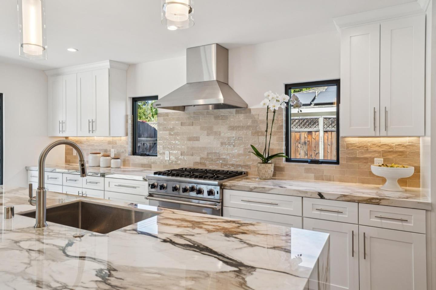 Detail Gallery Image 17 of 58 For 1671 Ben Roe Dr, Los Altos,  CA 94024 - 6 Beds | 4/1 Baths
