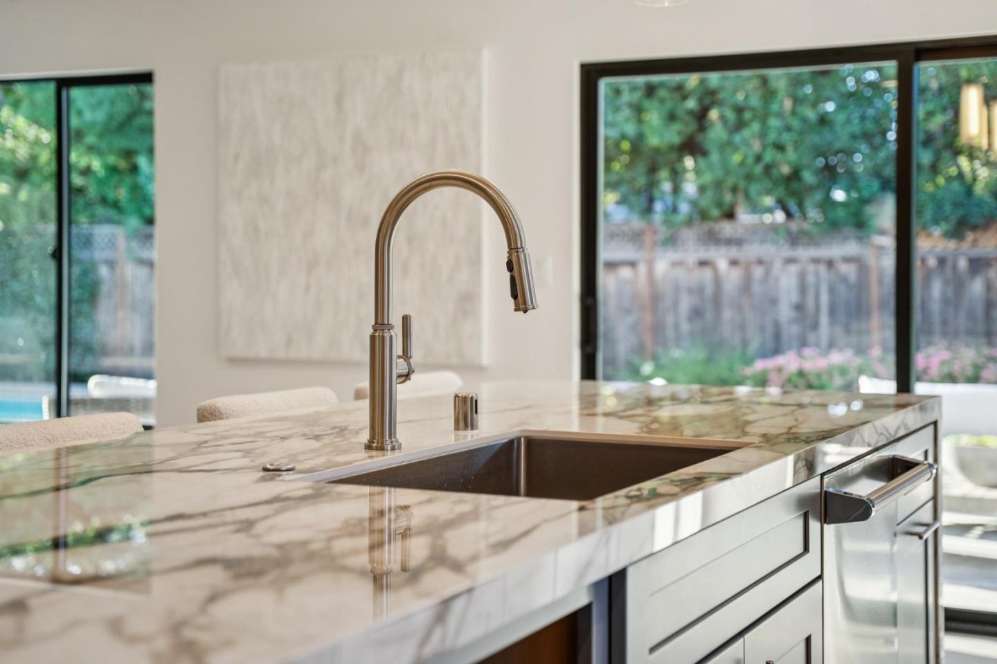 Detail Gallery Image 20 of 58 For 1671 Ben Roe Dr, Los Altos,  CA 94024 - 6 Beds | 4/1 Baths