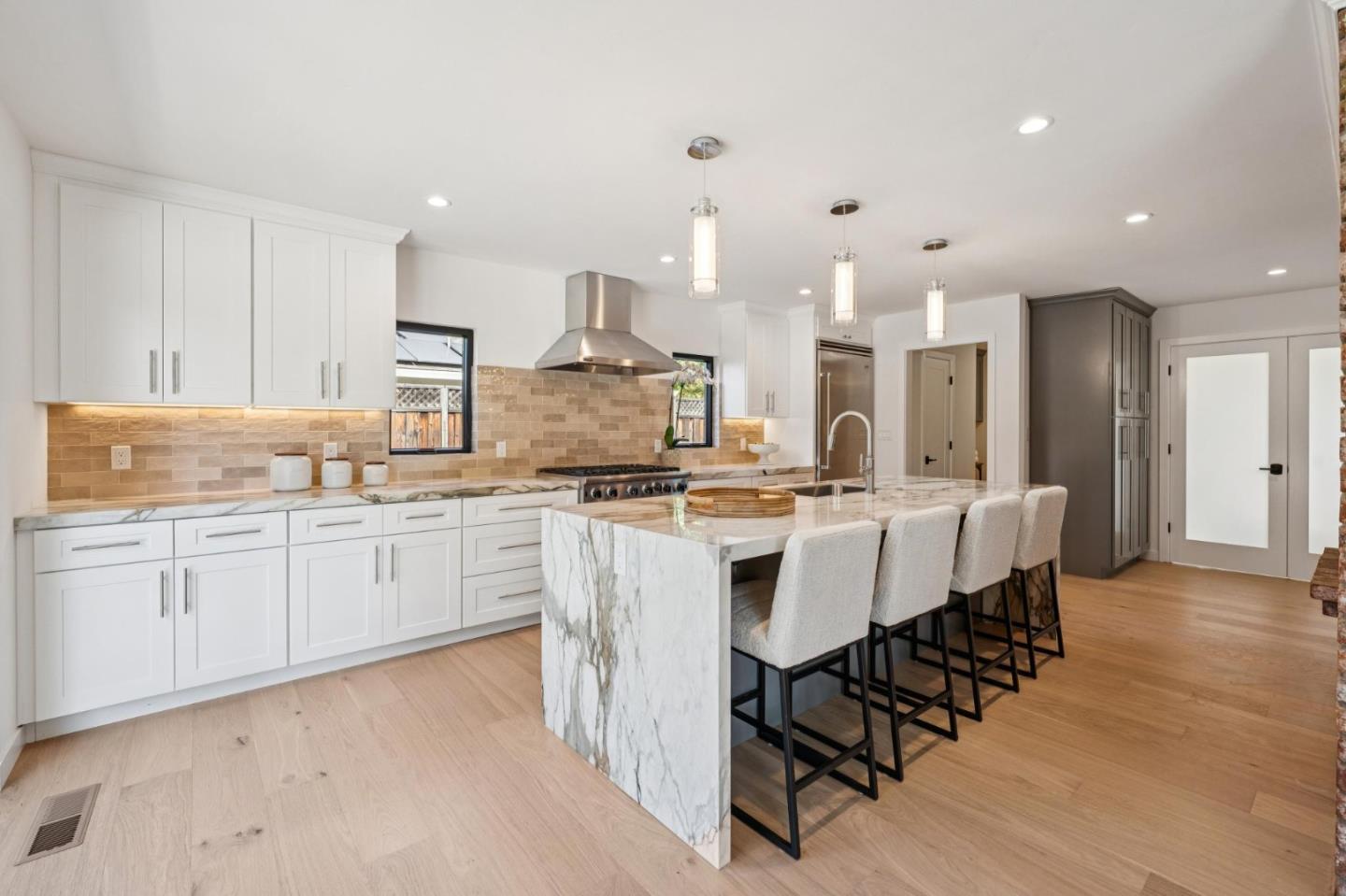 Detail Gallery Image 21 of 58 For 1671 Ben Roe Dr, Los Altos,  CA 94024 - 6 Beds | 4/1 Baths