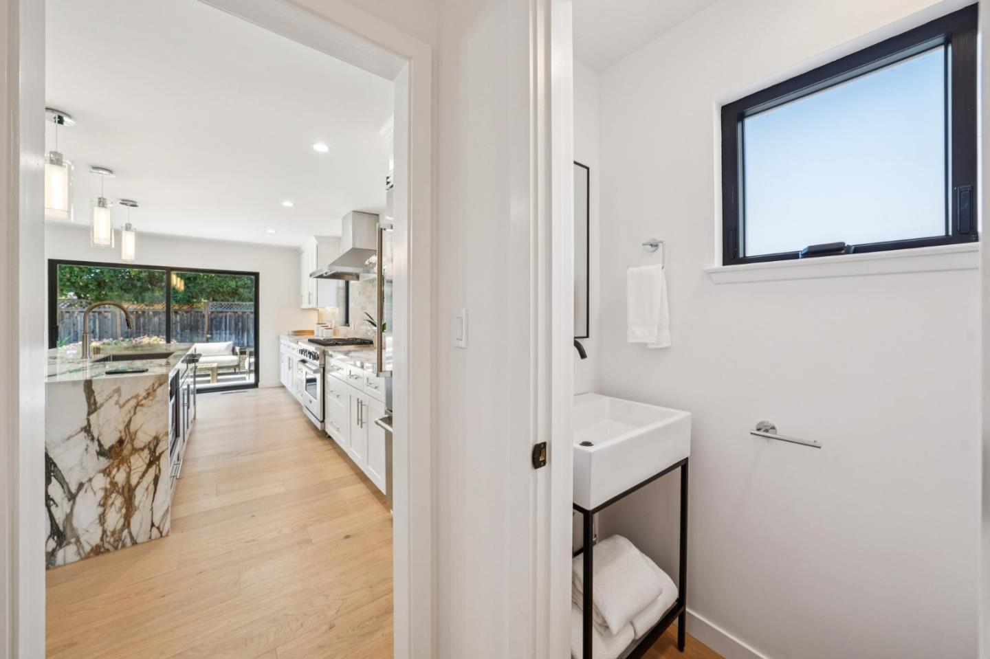 Detail Gallery Image 24 of 58 For 1671 Ben Roe Dr, Los Altos,  CA 94024 - 6 Beds | 4/1 Baths