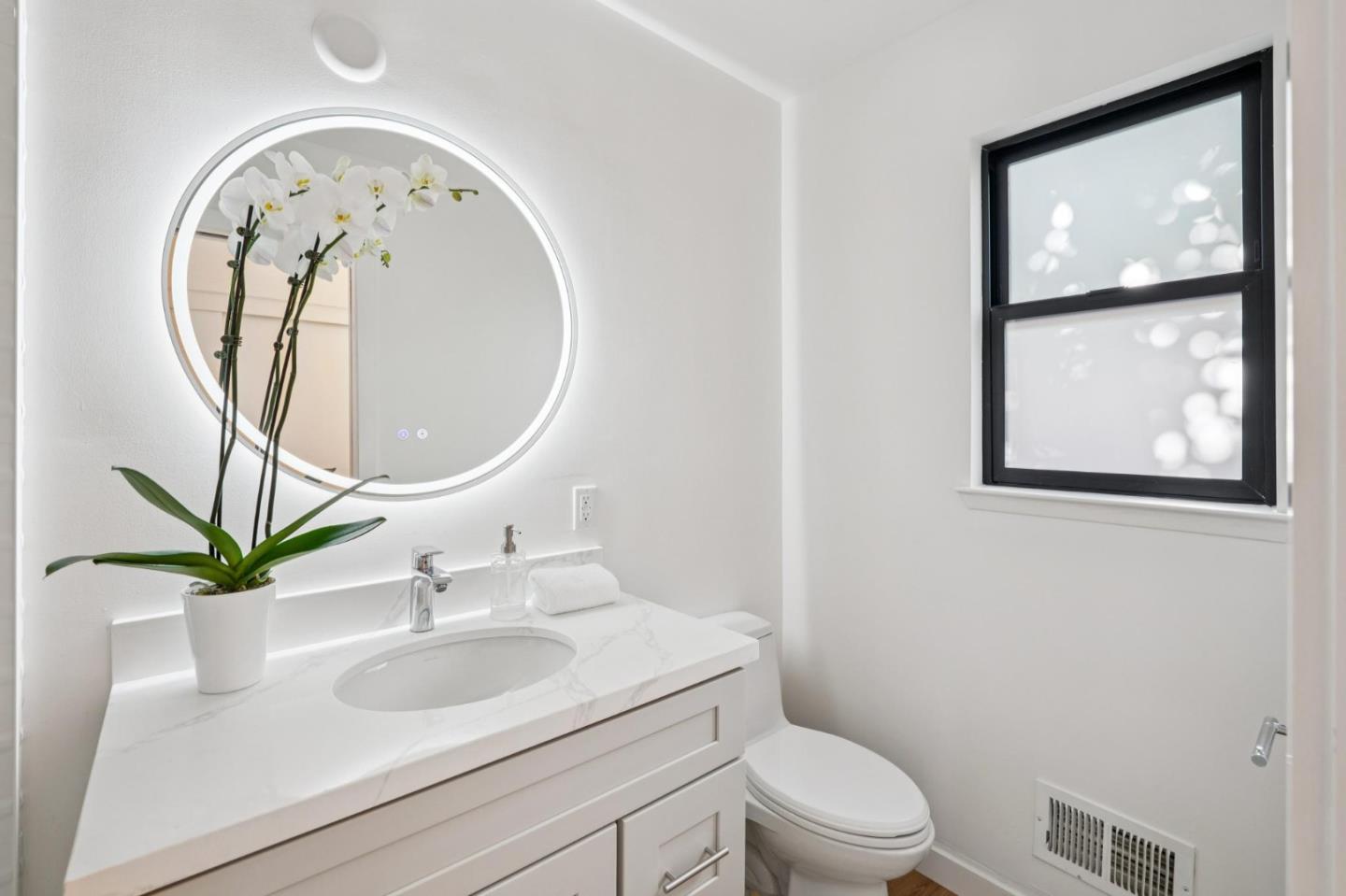 Detail Gallery Image 35 of 58 For 1671 Ben Roe Dr, Los Altos,  CA 94024 - 6 Beds | 4/1 Baths