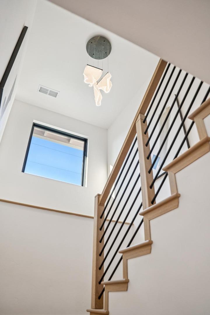 Detail Gallery Image 37 of 58 For 1671 Ben Roe Dr, Los Altos,  CA 94024 - 6 Beds | 4/1 Baths