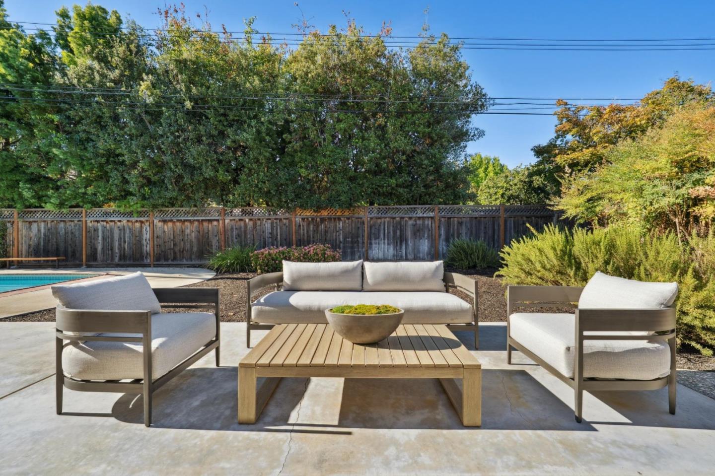 Detail Gallery Image 50 of 58 For 1671 Ben Roe Dr, Los Altos,  CA 94024 - 6 Beds | 4/1 Baths