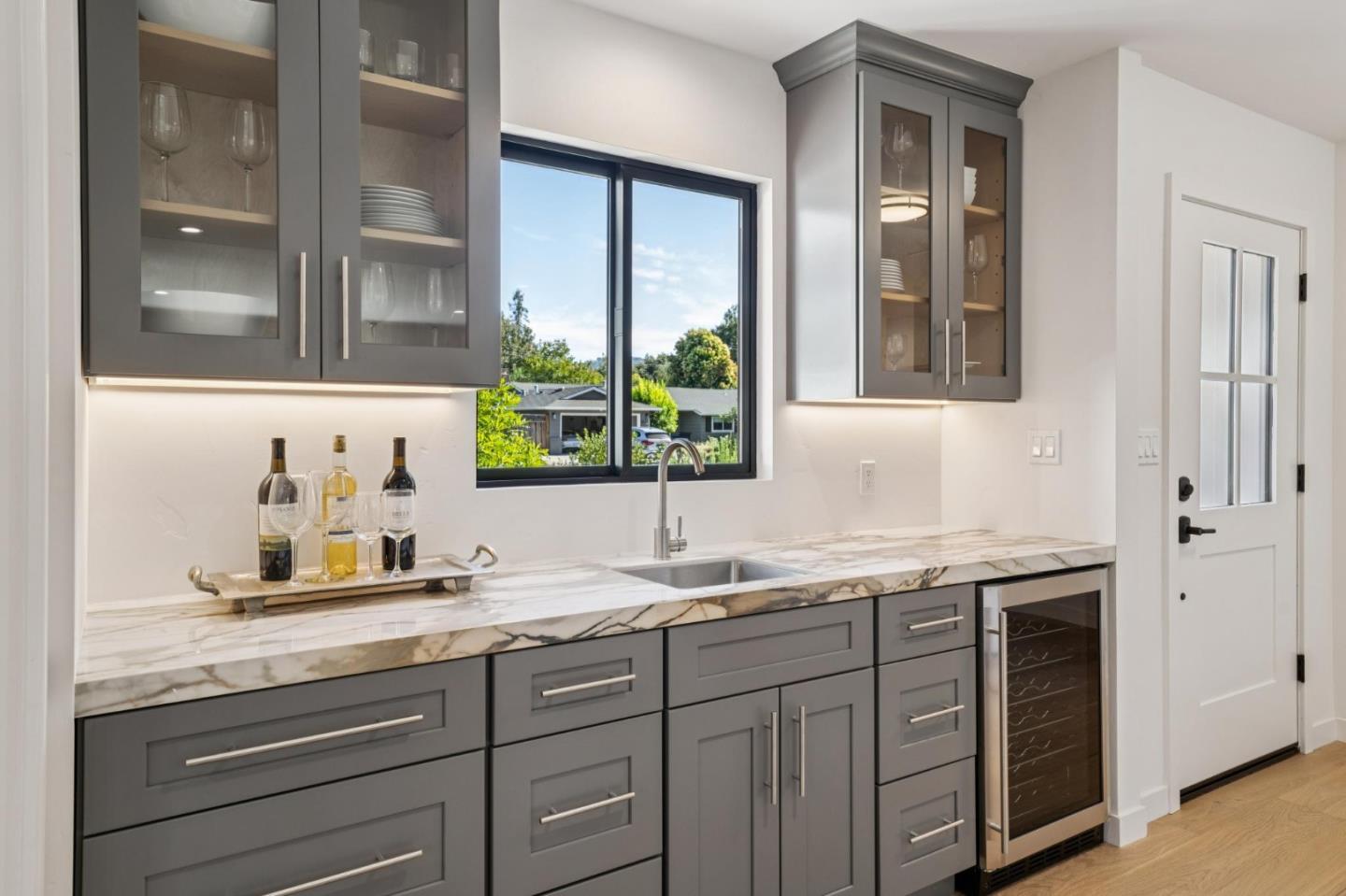Detail Gallery Image 7 of 58 For 1671 Ben Roe Dr, Los Altos,  CA 94024 - 6 Beds | 4/1 Baths