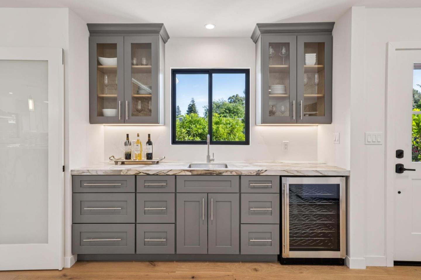 Detail Gallery Image 9 of 58 For 1671 Ben Roe Dr, Los Altos,  CA 94024 - 6 Beds | 4/1 Baths